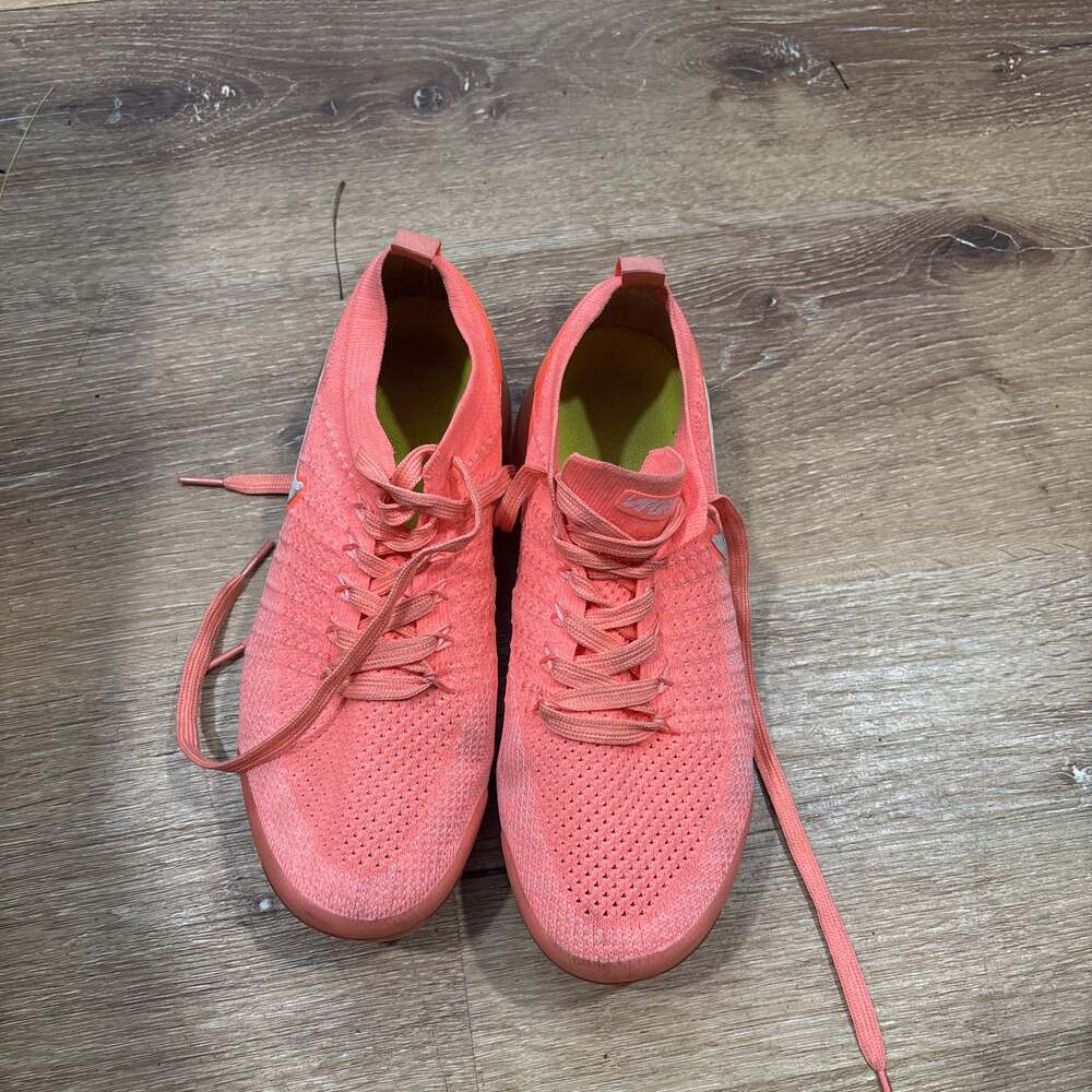 Super Rare Nike Air Vapormax Flyknit 2 for size 8